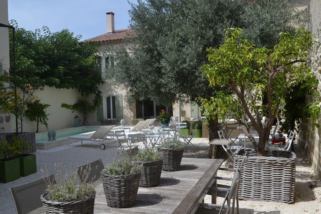 Bed and Breakfast Mas A L'Improviste Maillane Экстерьер фото