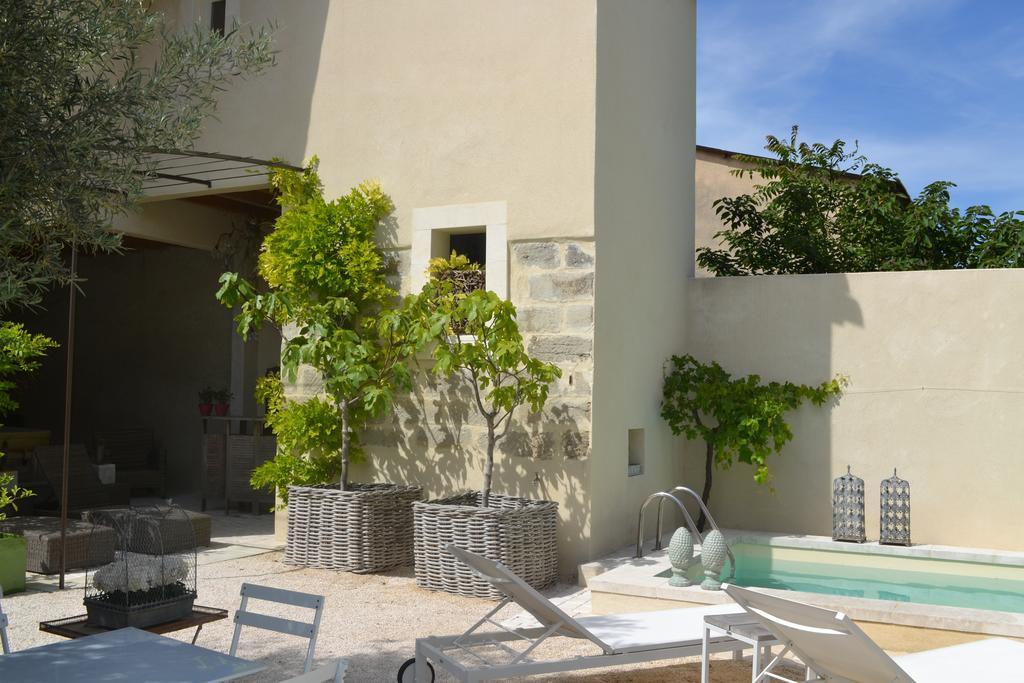 Bed and Breakfast Mas A L'Improviste Maillane Экстерьер фото