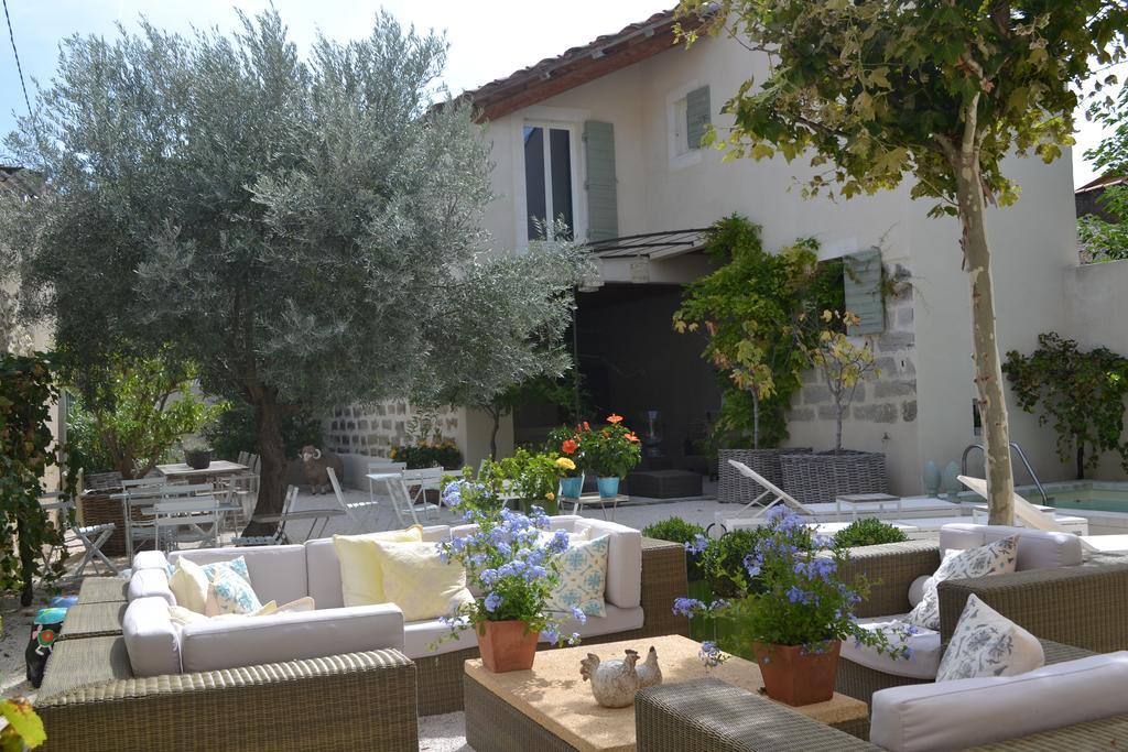 Bed and Breakfast Mas A L'Improviste Maillane Экстерьер фото