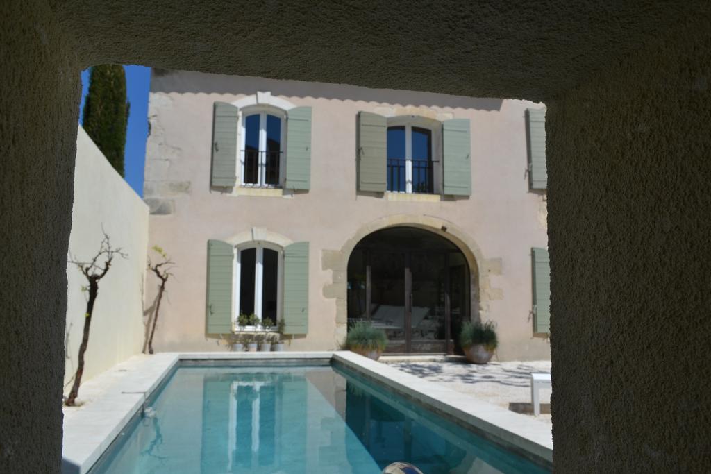 Bed and Breakfast Mas A L'Improviste Maillane Экстерьер фото